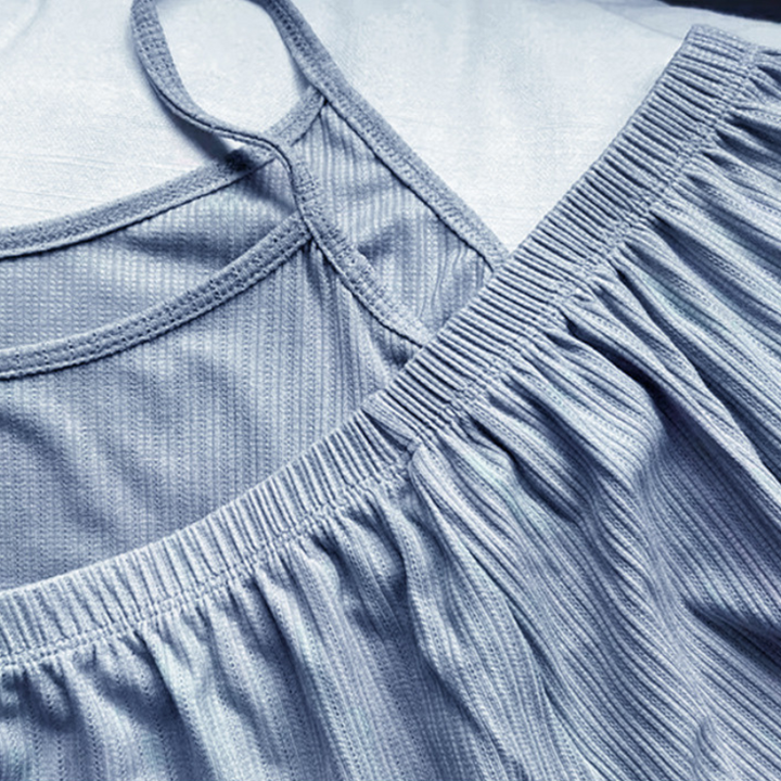 Ensemble short à bretelles spaghetti côtelées