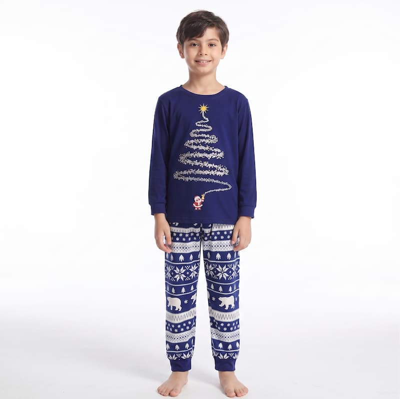Pyjama de Noël assorti pour toute la famille avec sapin de Noël scintillant